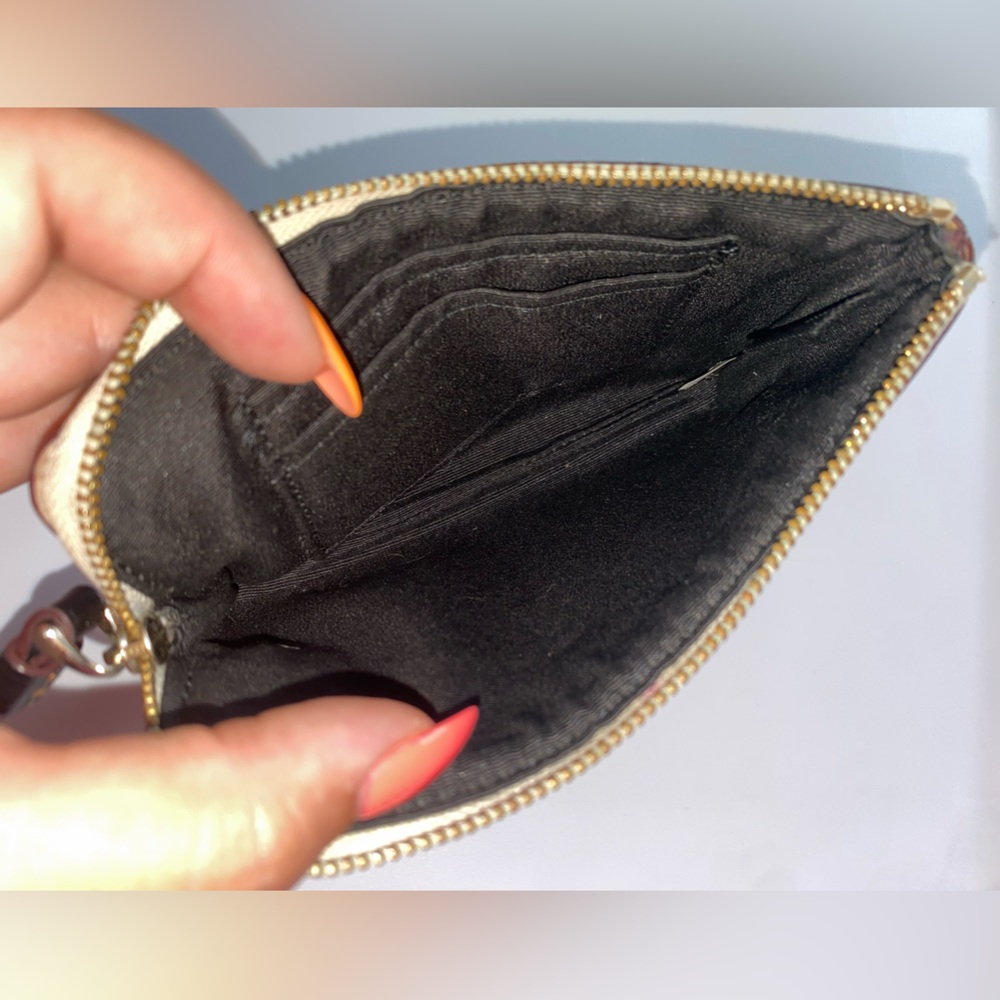 Coach - Picture 4 of 4